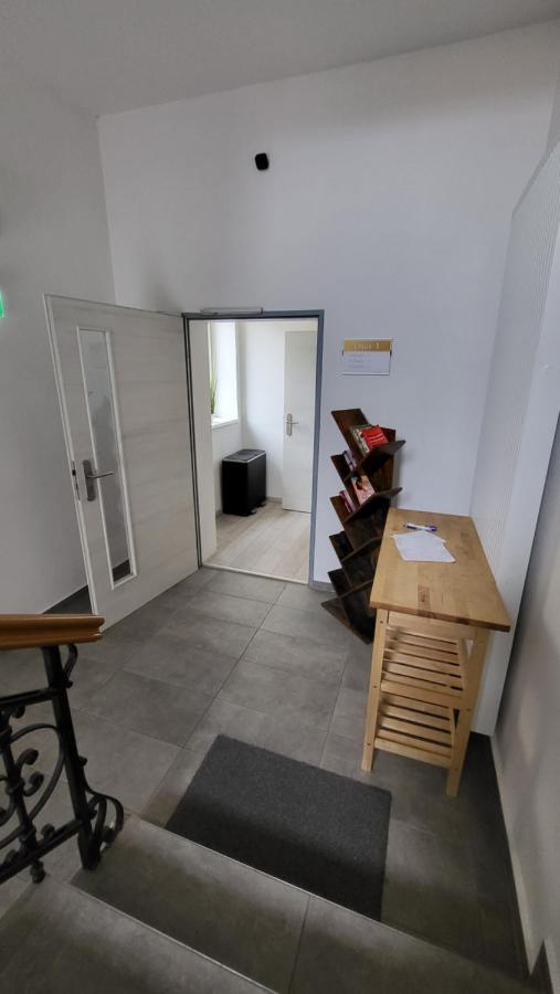 Zum Obstler - Gaststaette Und Pension Gera Exterior photo